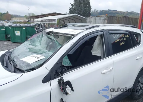 2017 Toyota Rav4 Xle из США, поврежденный, VIN JTMRFREV6HJ702943